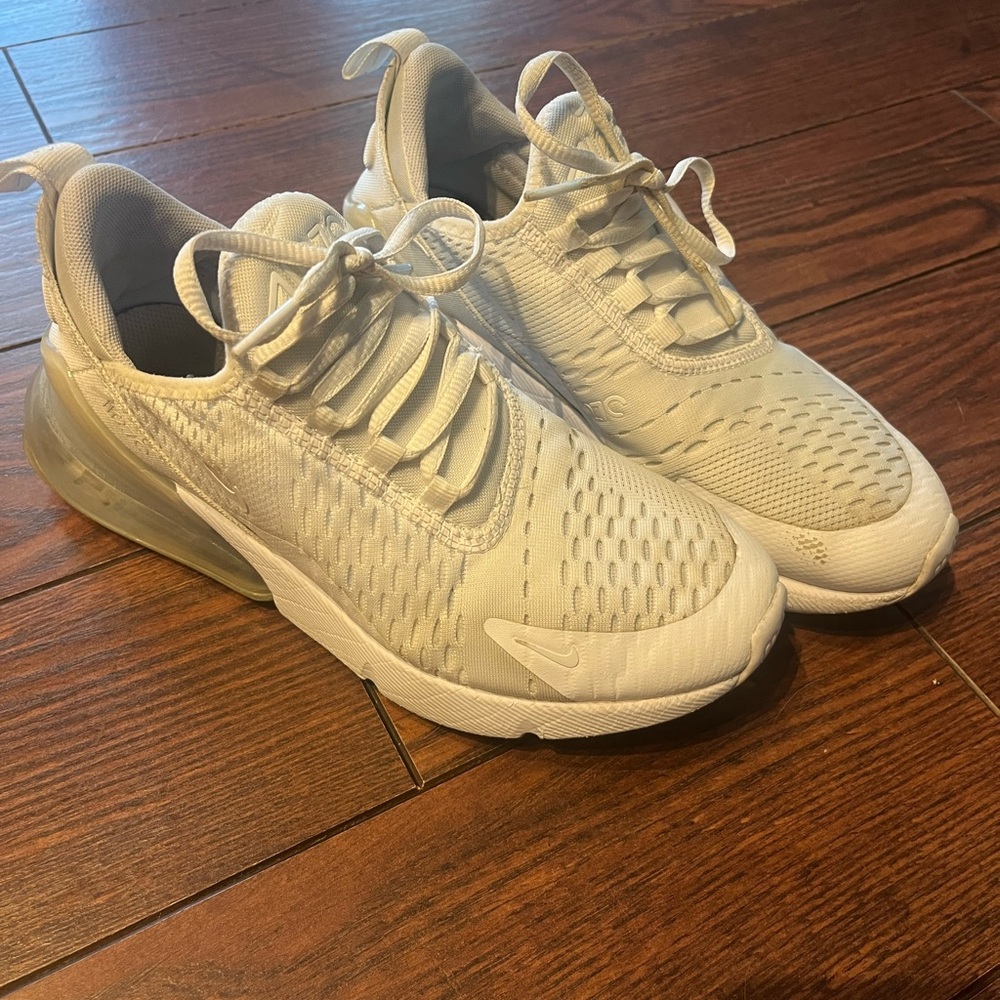 White Nike Air 27C